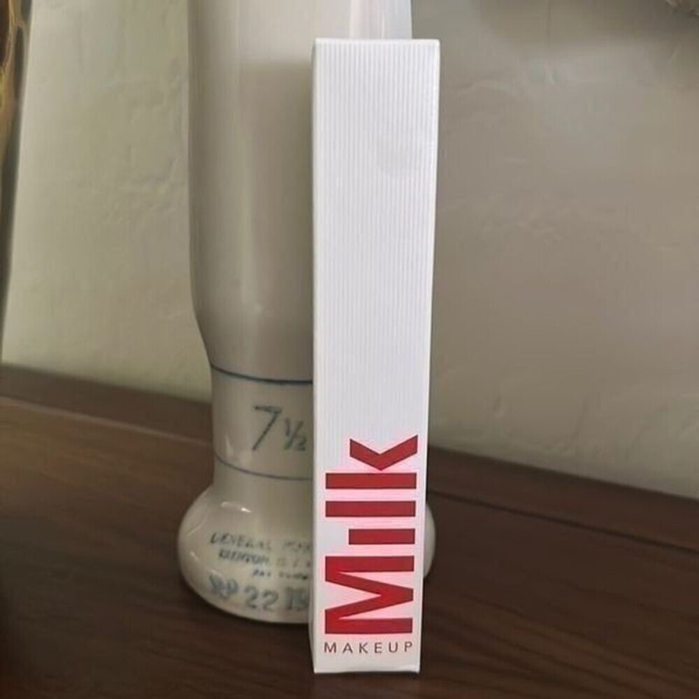 Milk RISE Mascara - Picture 2 of 9